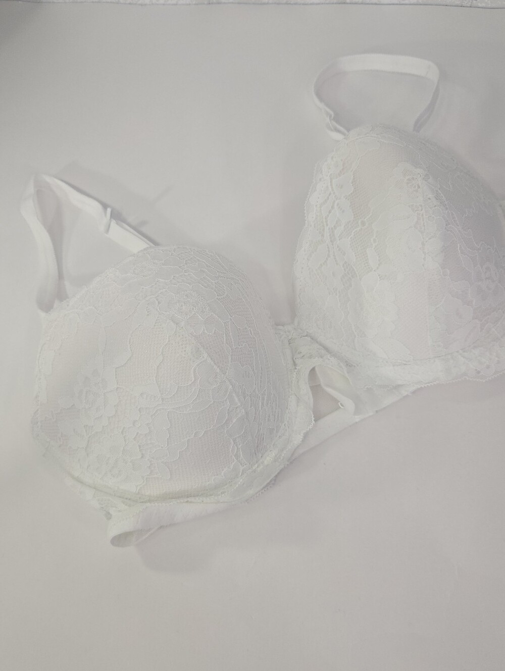 SO white lace bra